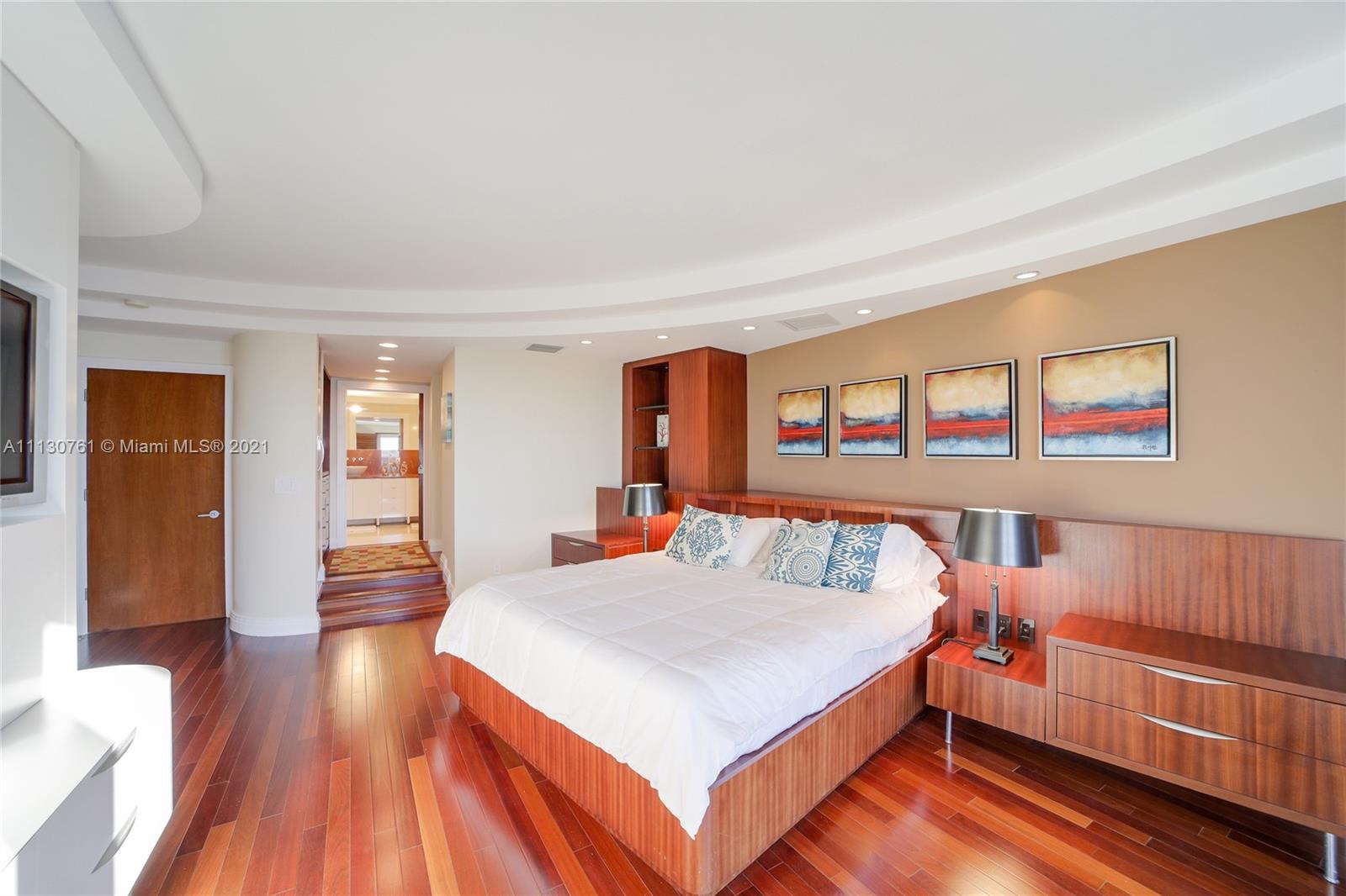 5600 CONDO - Residential