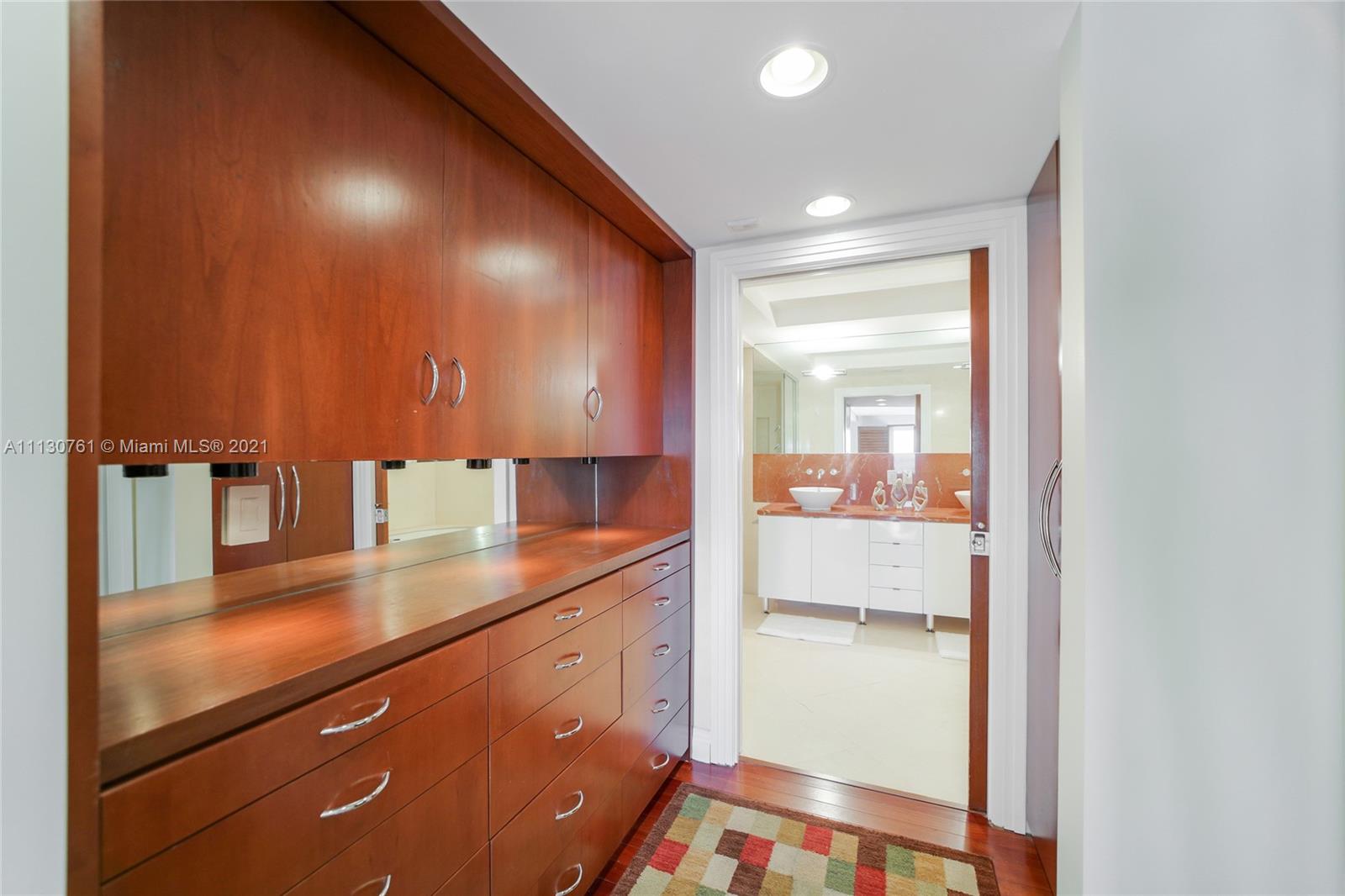 5600 CONDO - Residential