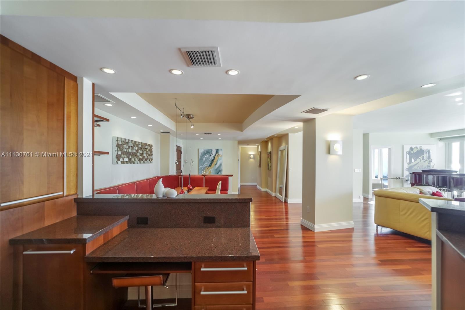 5600 CONDO - Residential