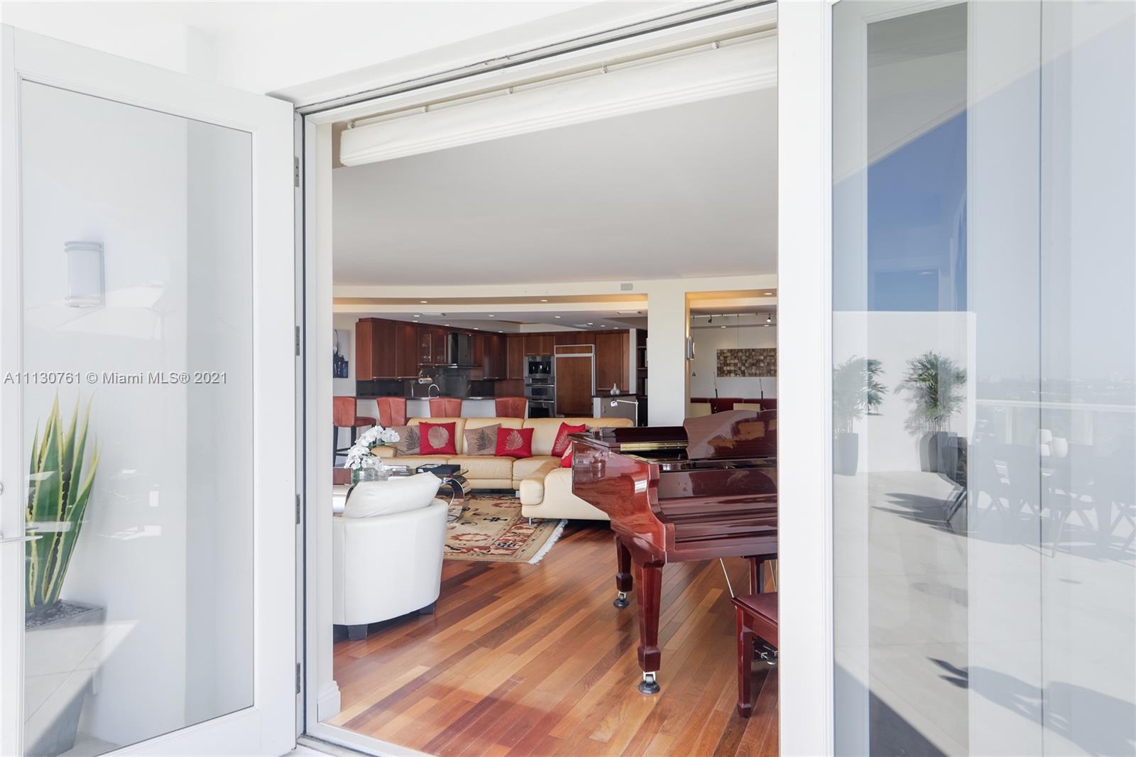 5600 CONDO - Residential