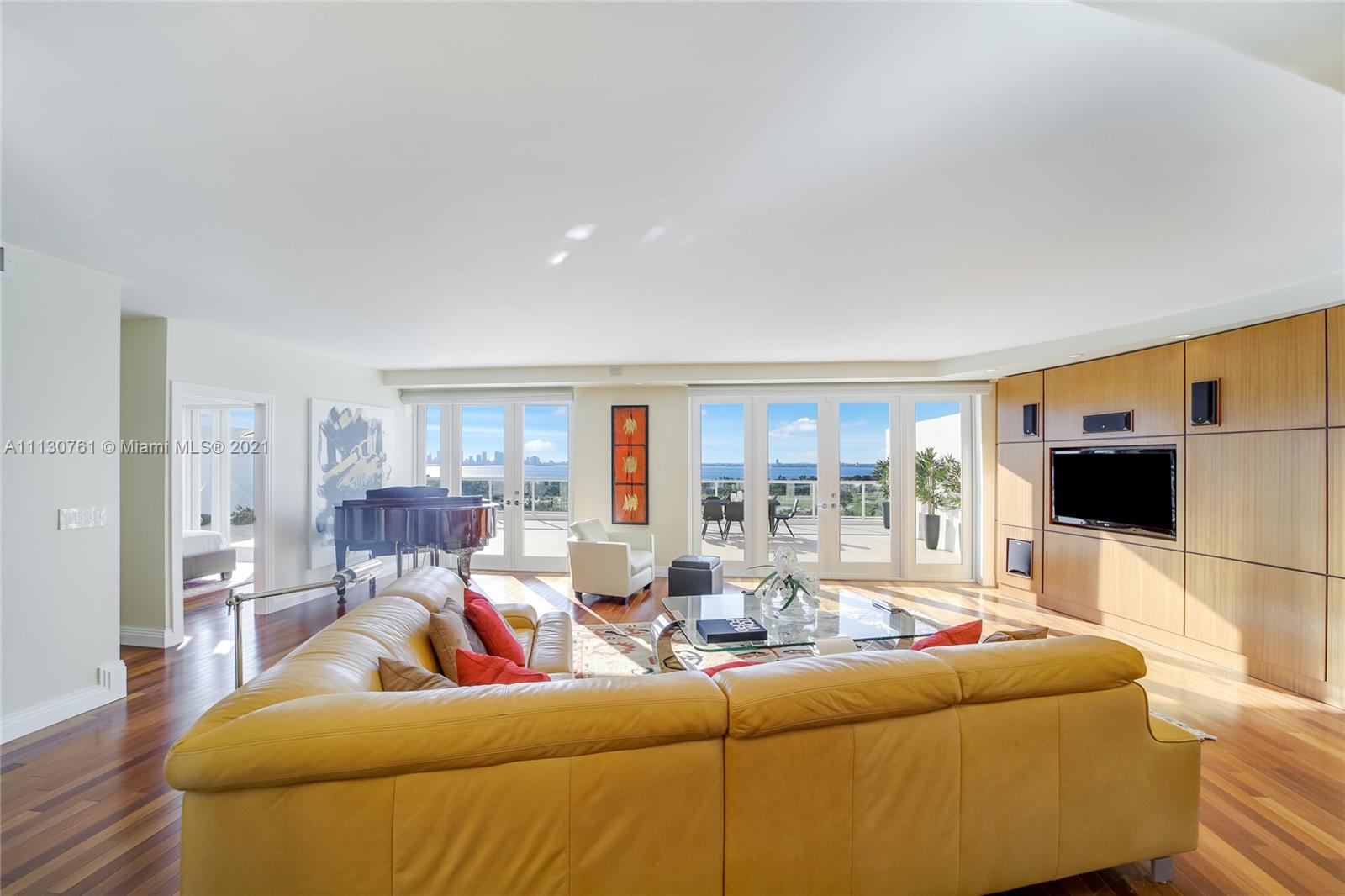 5600 CONDO - Residential