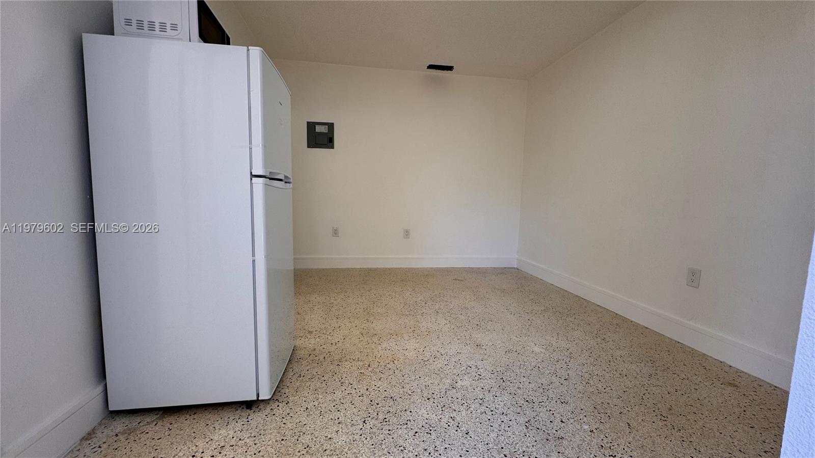 FLAGAMI 1ST ADDN - Residential Lease