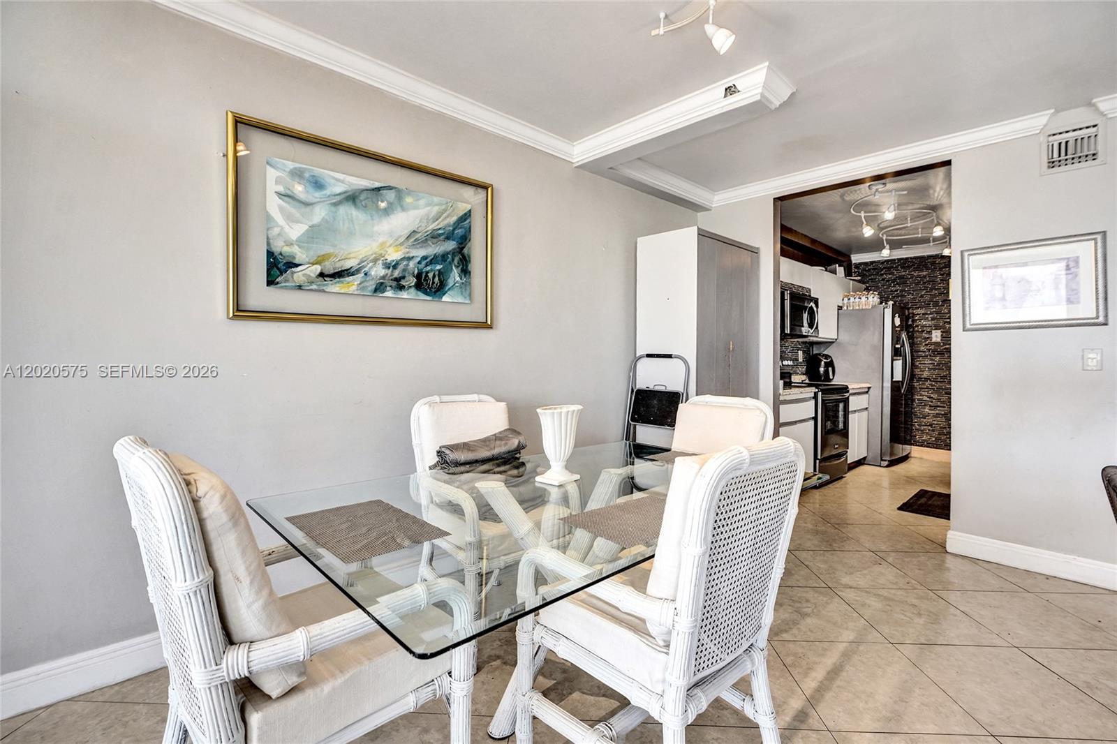 TURNBERRY ISLE SOUTH COND - Residential