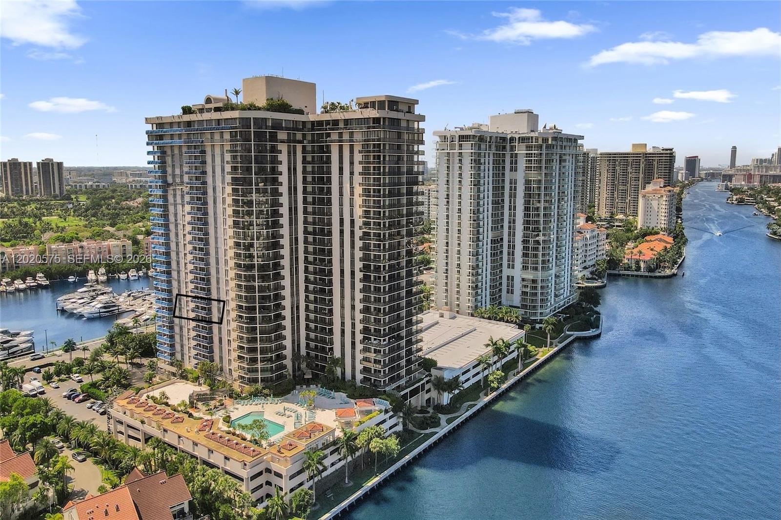 TURNBERRY ISLE SOUTH COND - Residential