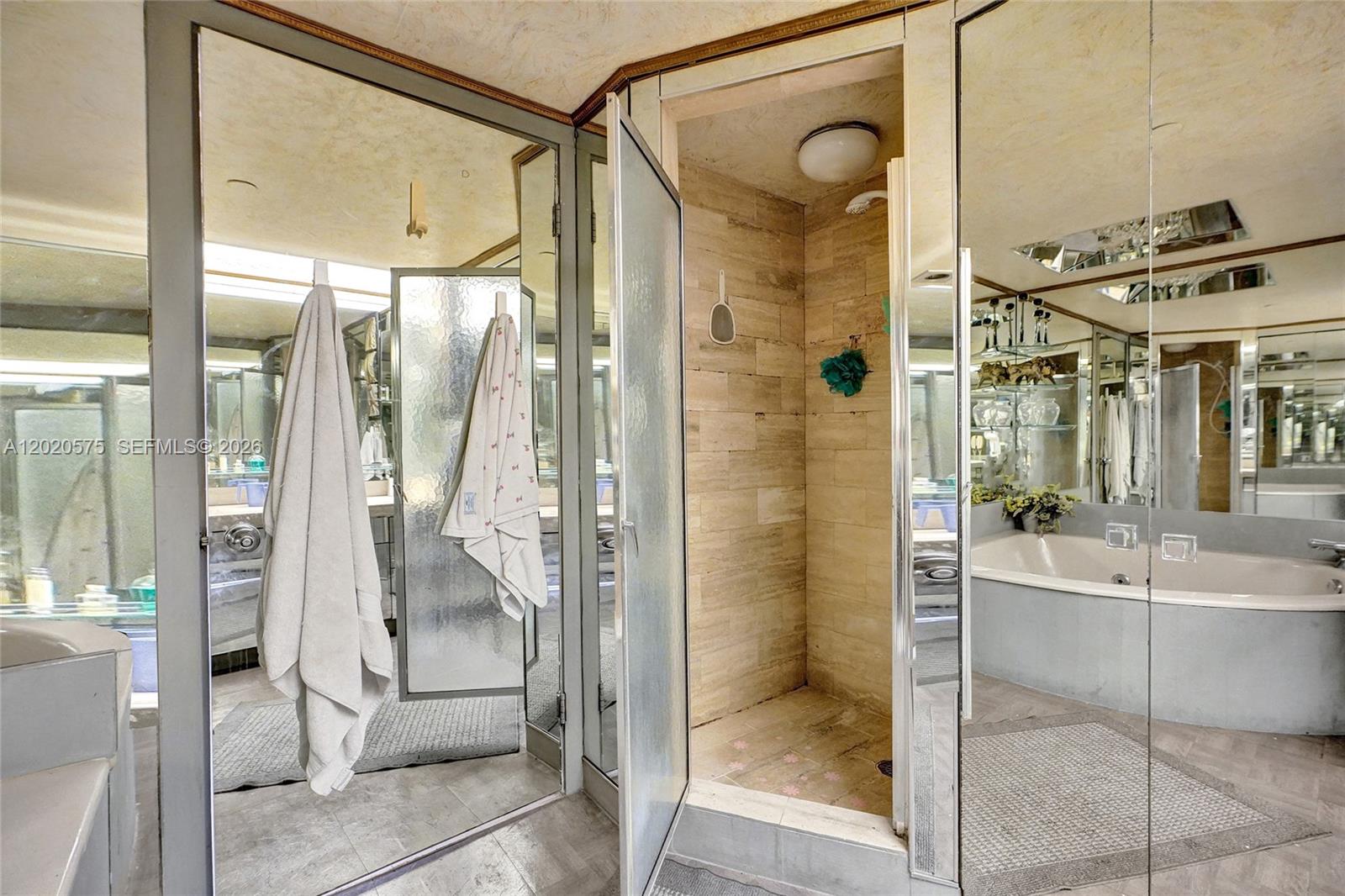 TURNBERRY ISLE SOUTH COND - Residential