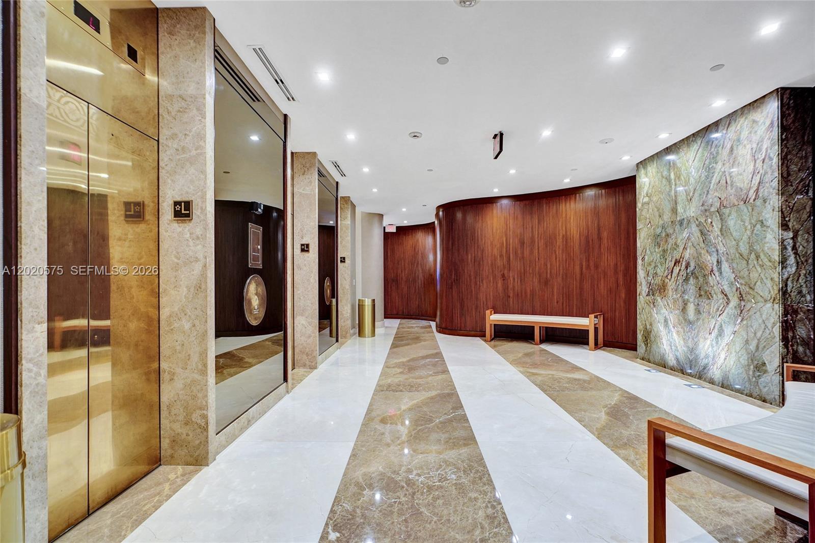 TURNBERRY ISLE SOUTH COND - Residential