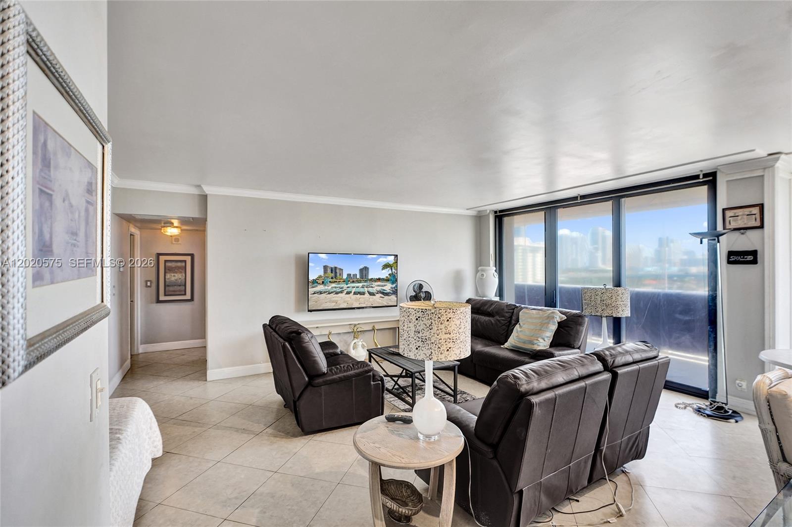 TURNBERRY ISLE SOUTH COND - Residential