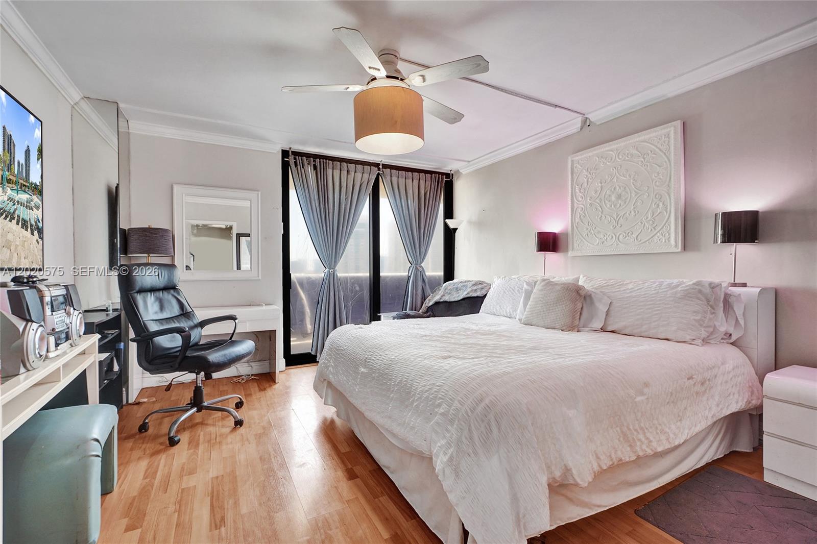 TURNBERRY ISLE SOUTH COND - Residential