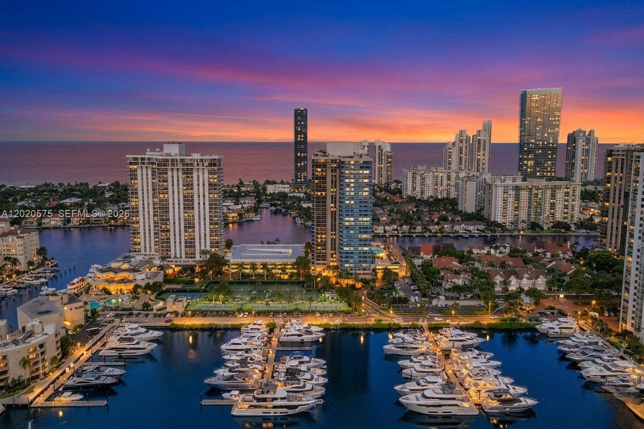 TURNBERRY ISLE SOUTH COND - Residential
