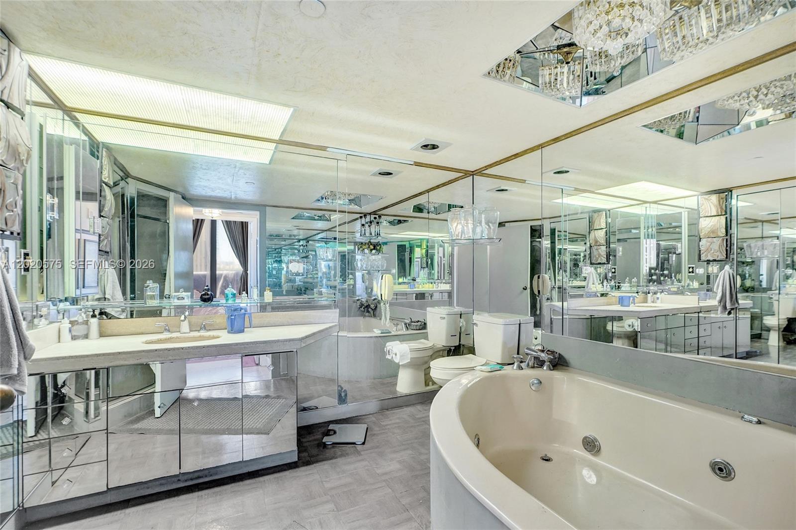 TURNBERRY ISLE SOUTH COND - Residential
