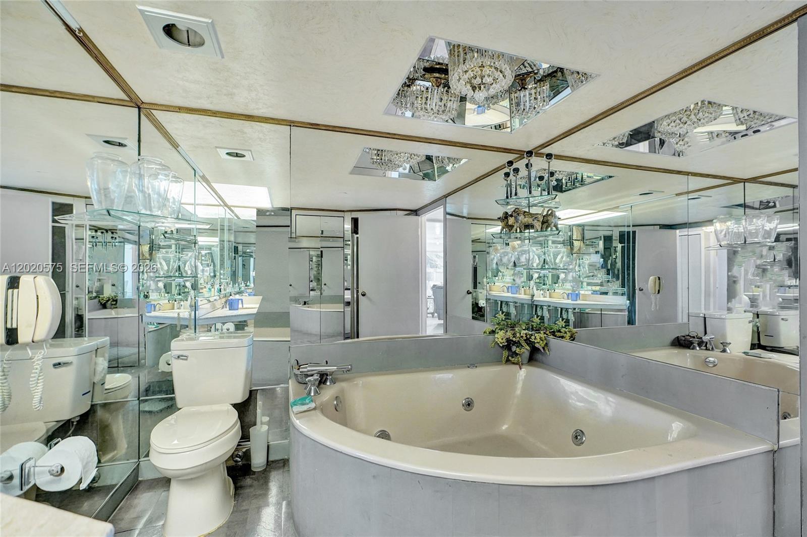 TURNBERRY ISLE SOUTH COND - Residential