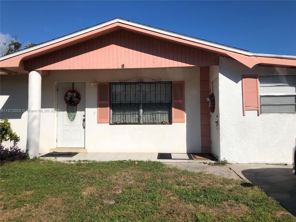Photo of 2108 San Diego Ave, Fort Pierce, FL 34946 (MLS # A11312023)