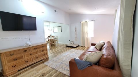 6 Hopkins St Augustine FL 32084