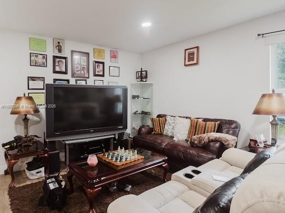 CASTLEWOOD - Residential Income