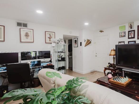 CASTLEWOOD - Residential Income