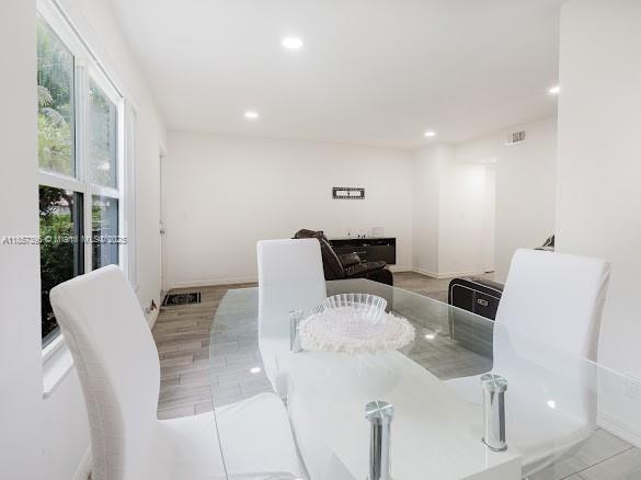 CASTLEWOOD - Residential Income