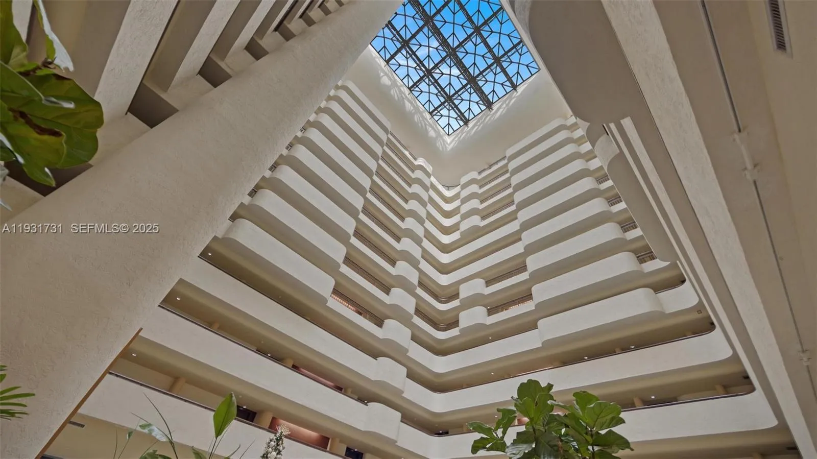 Coral Gables, Florida 33134, United States, 2 Bedrooms Bedrooms, ,2 BathroomsBathrooms,Residential,Active,256653