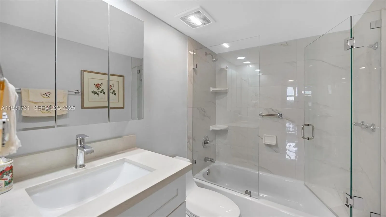 Coral Gables, Florida 33134, United States, 2 Bedrooms Bedrooms, ,2 BathroomsBathrooms,Residential,Active,256653