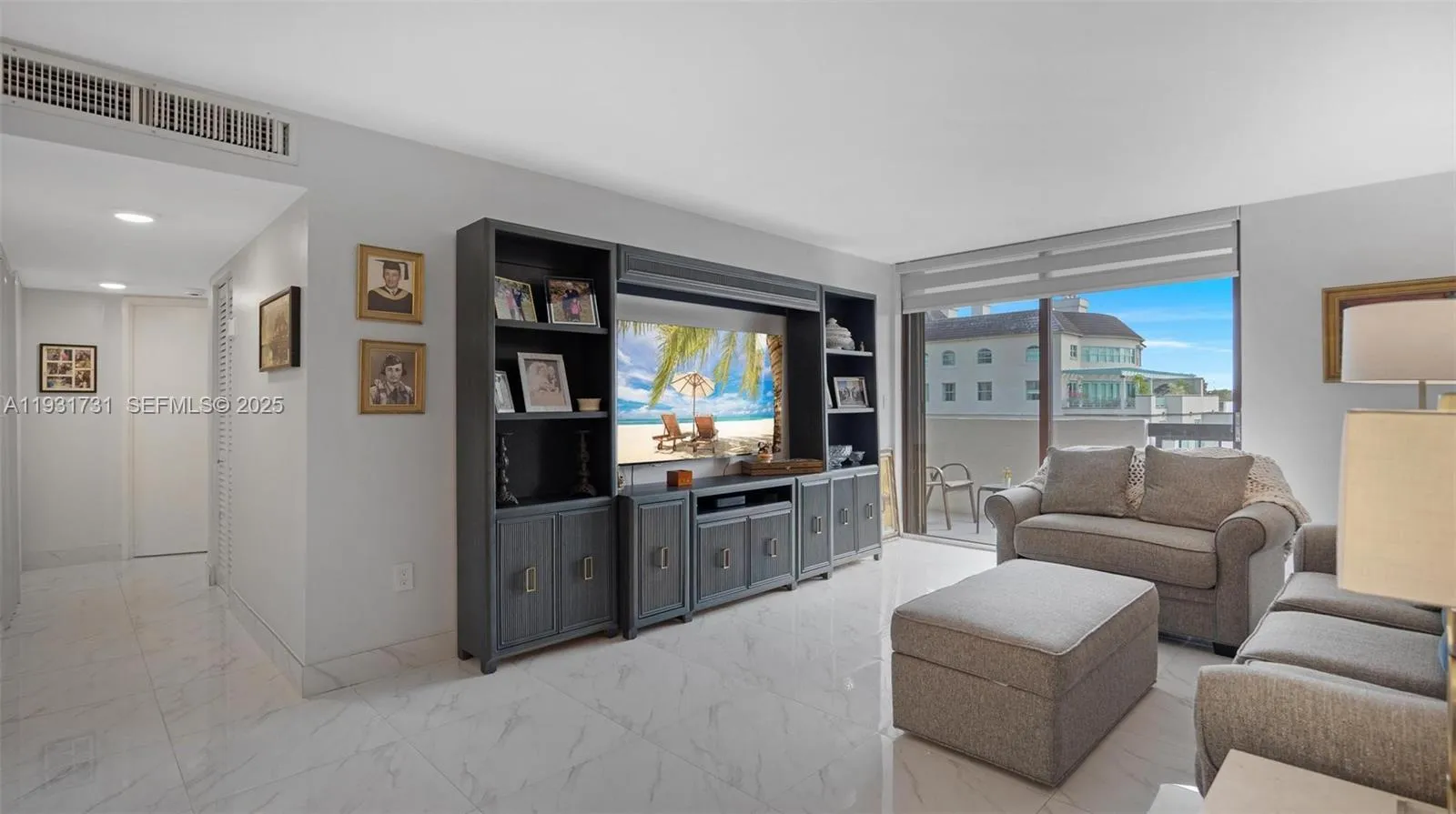 Coral Gables, Florida 33134, United States, 2 Bedrooms Bedrooms, ,2 BathroomsBathrooms,Residential,Active,256653