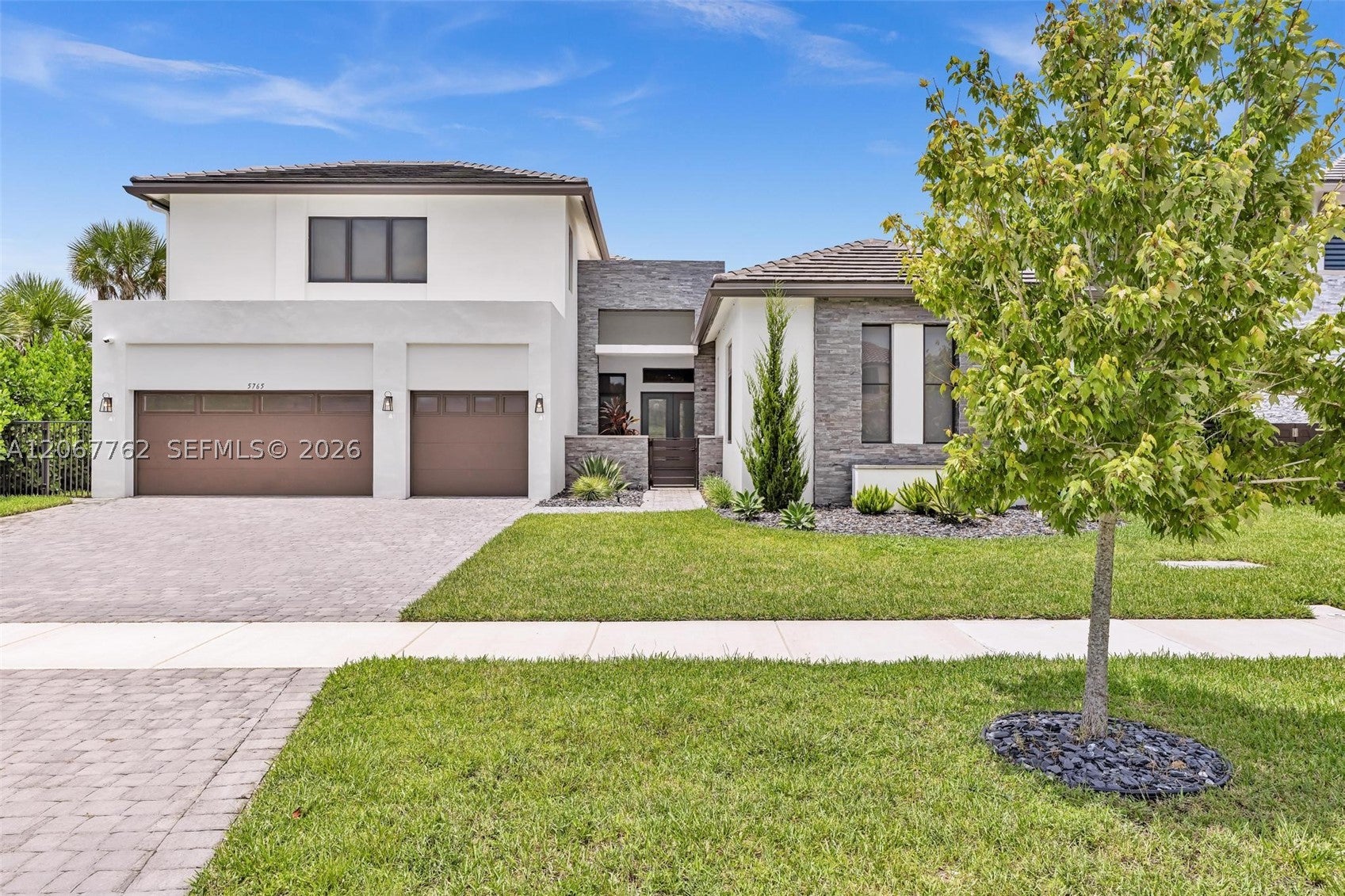 5765 SW 104th Ter