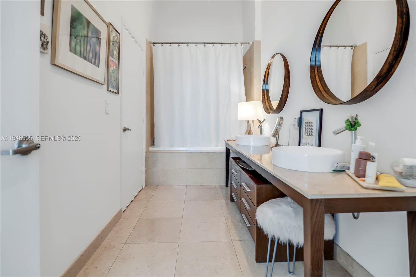 ICONBRICKELL CONDO NO 1 - Residential