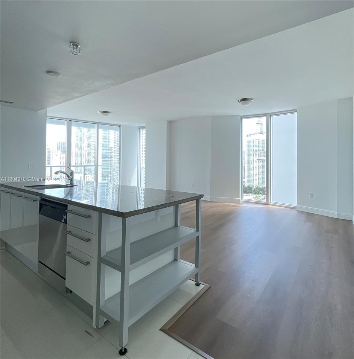 LATITUDE ON THE RIVER CON - Residential
