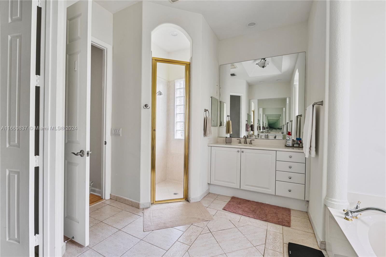 PEMBROKE ISLES III - Residential
