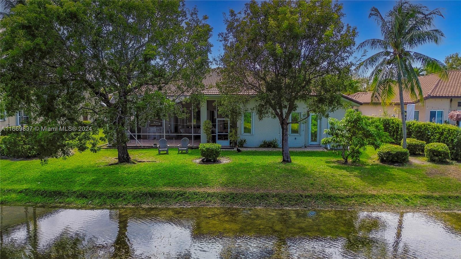 PEMBROKE ISLES III - Residential