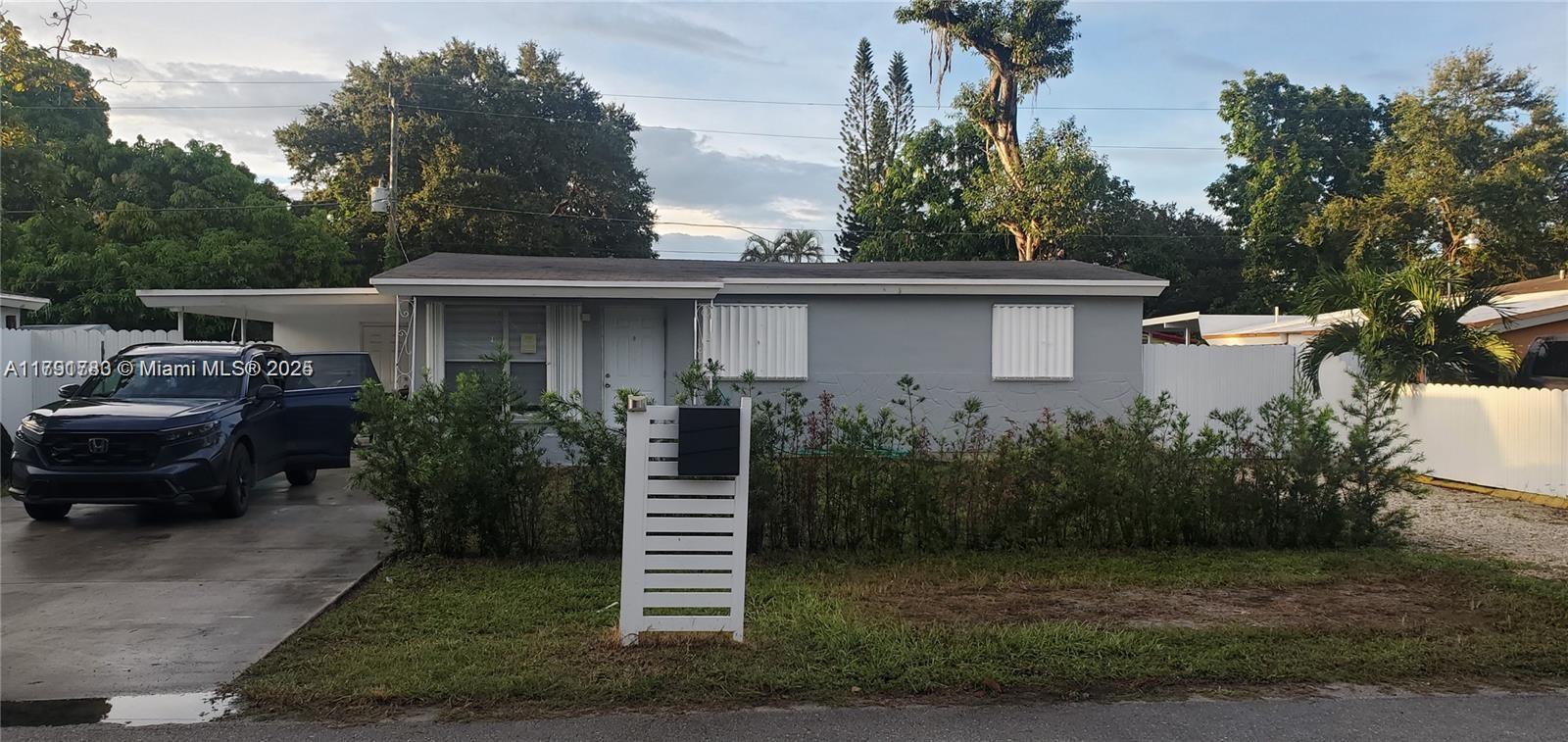 5721 Hope St, Hollywood, Broward County, Florida - 3 Bedrooms  
1 Bathrooms - 