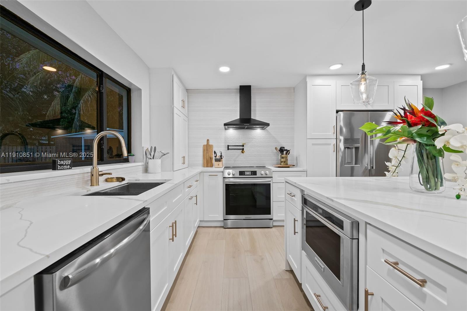 ROBERTSON PARK - Residential