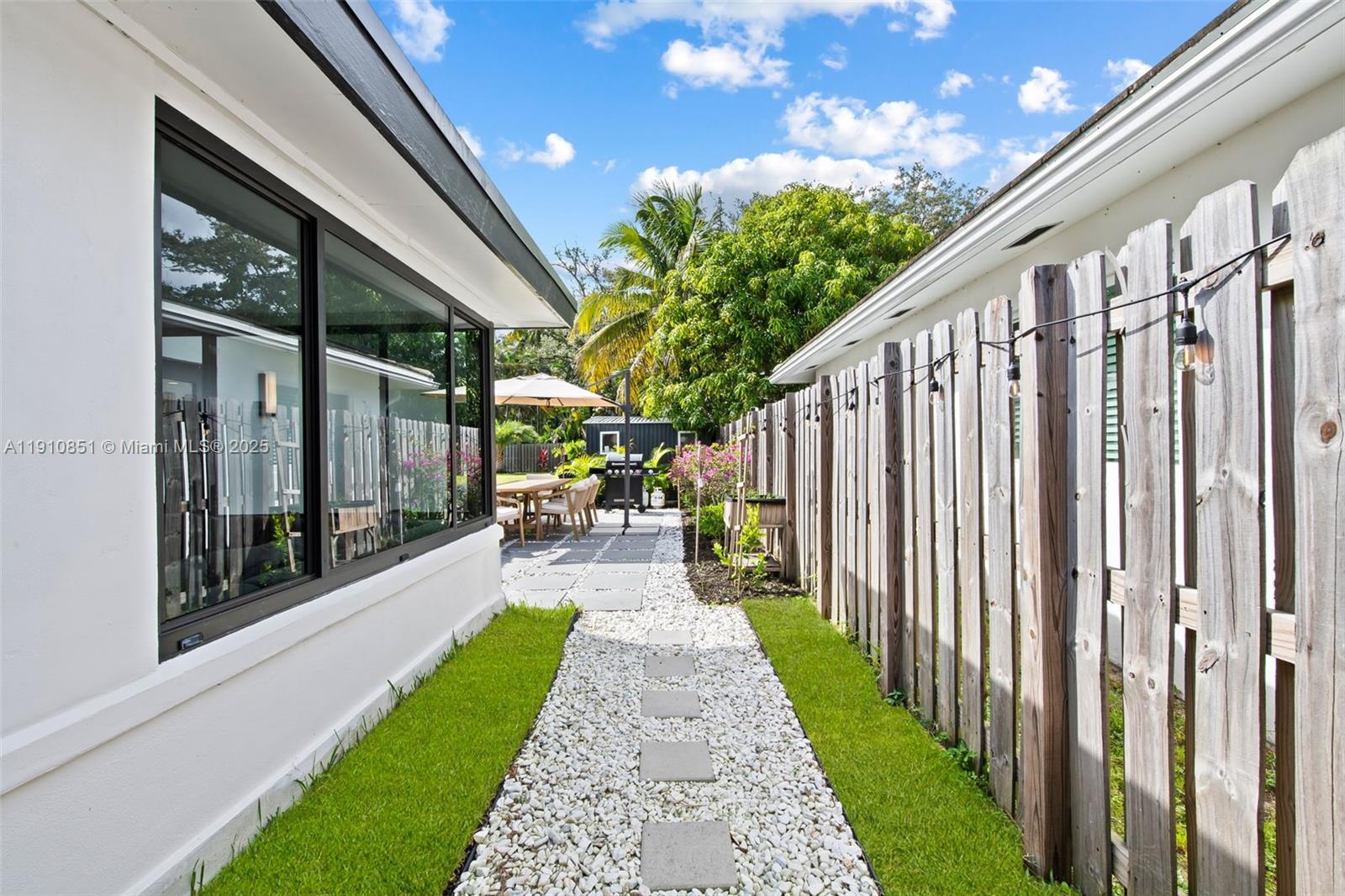 ROBERTSON PARK - Residential