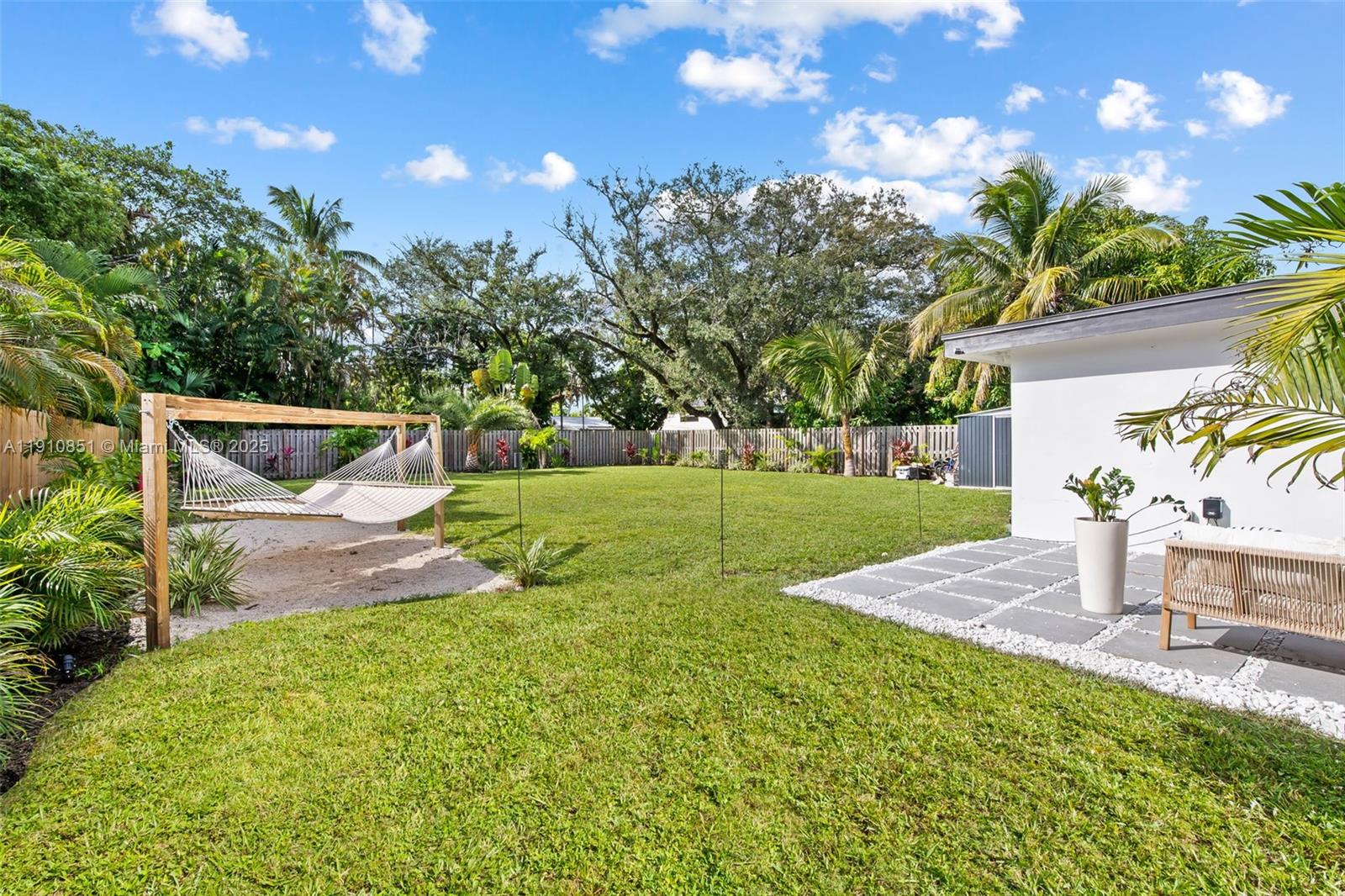 ROBERTSON PARK - Residential