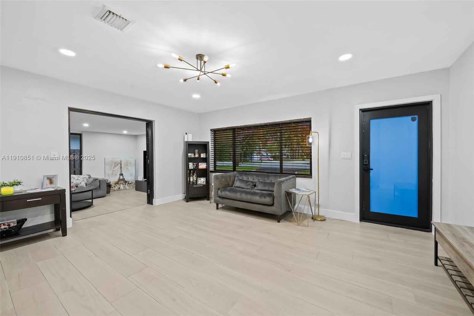 ROBERTSON PARK - Residential