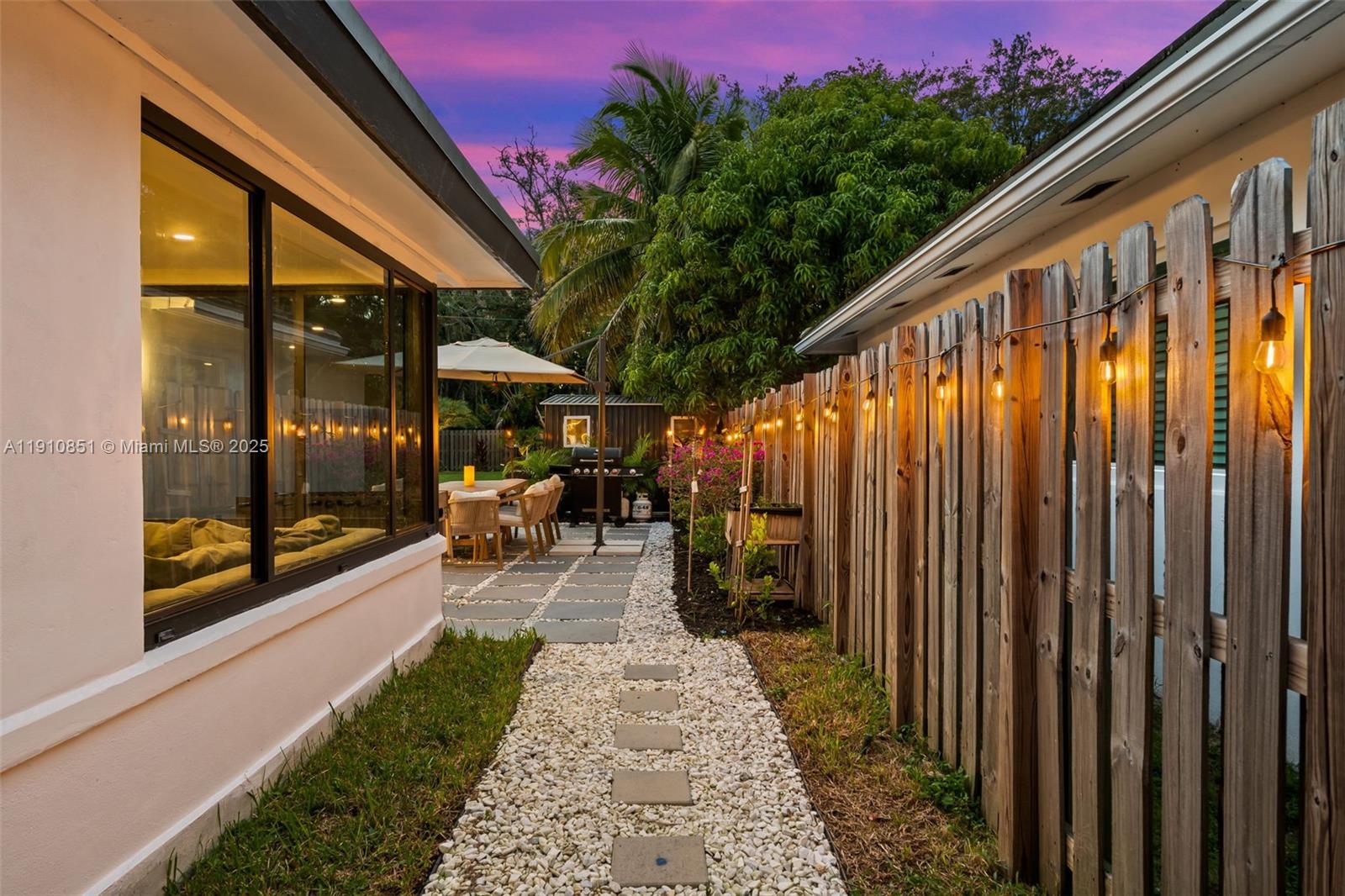 ROBERTSON PARK - Residential