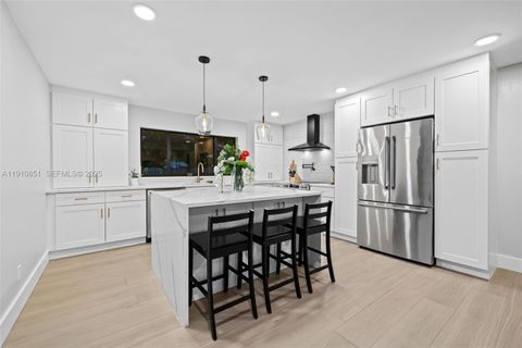 Photo of 329 SW 18th Avenue, Fort Lauderdale, FL 33312 (MLS # A11910851)