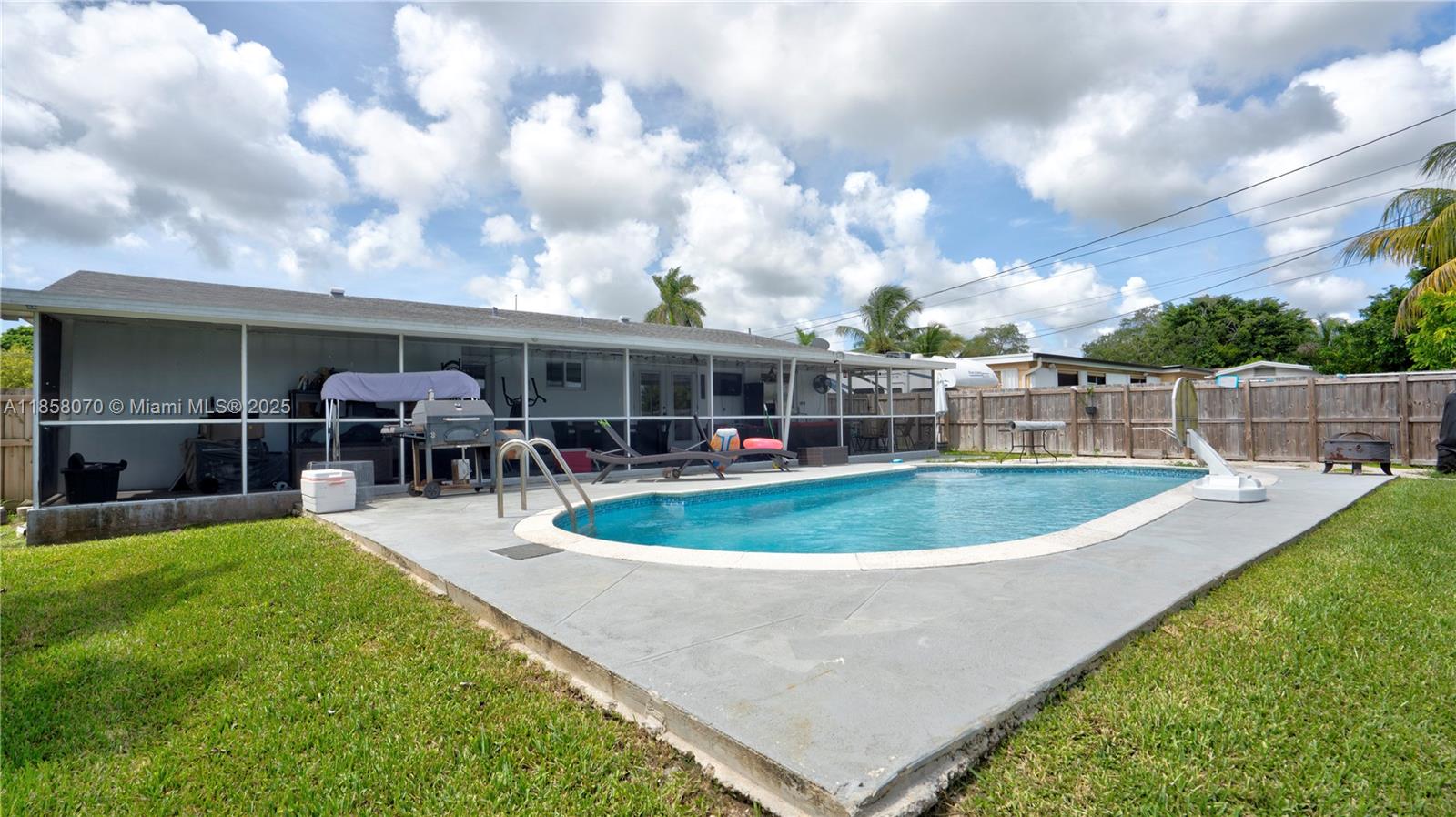 651 NW 15th St