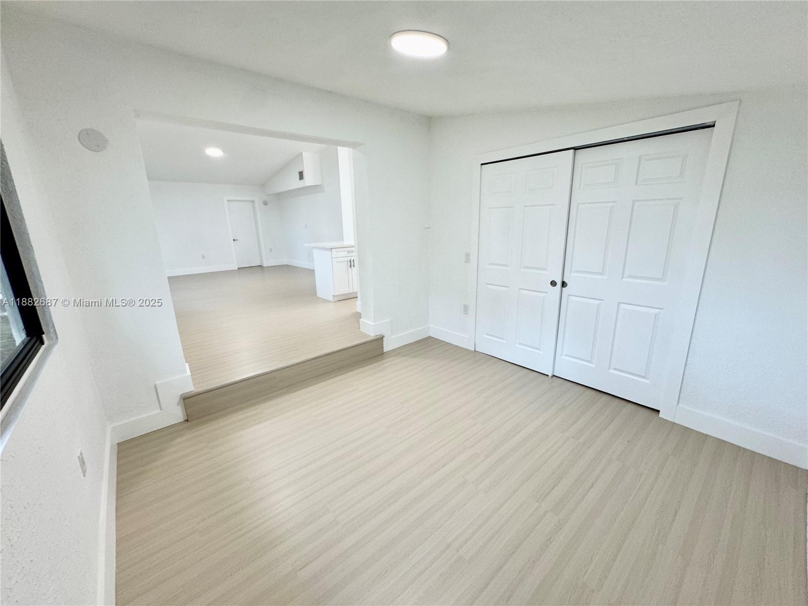 PINE TREE PARK - Residential