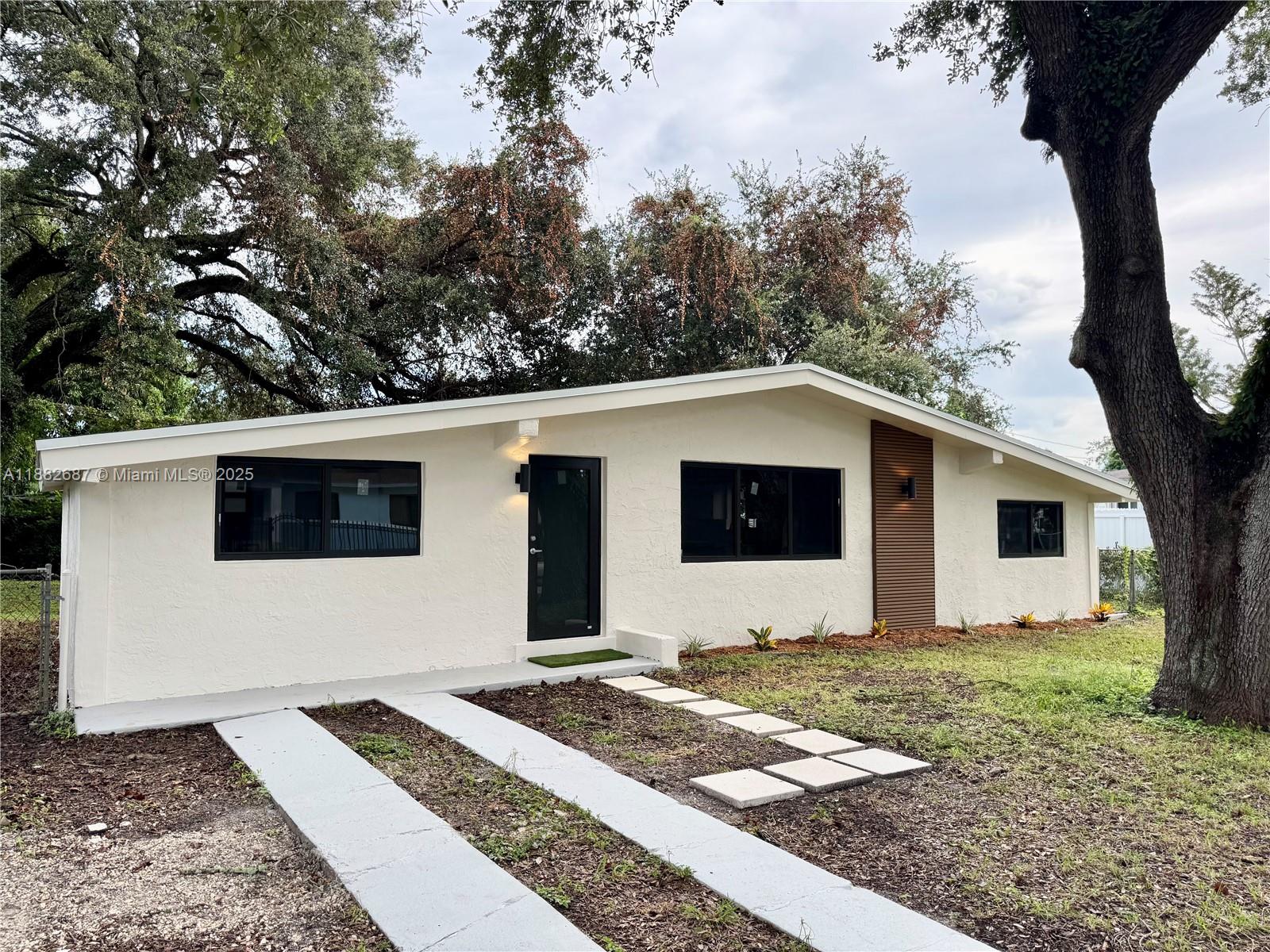 PINE TREE PARK - Residential