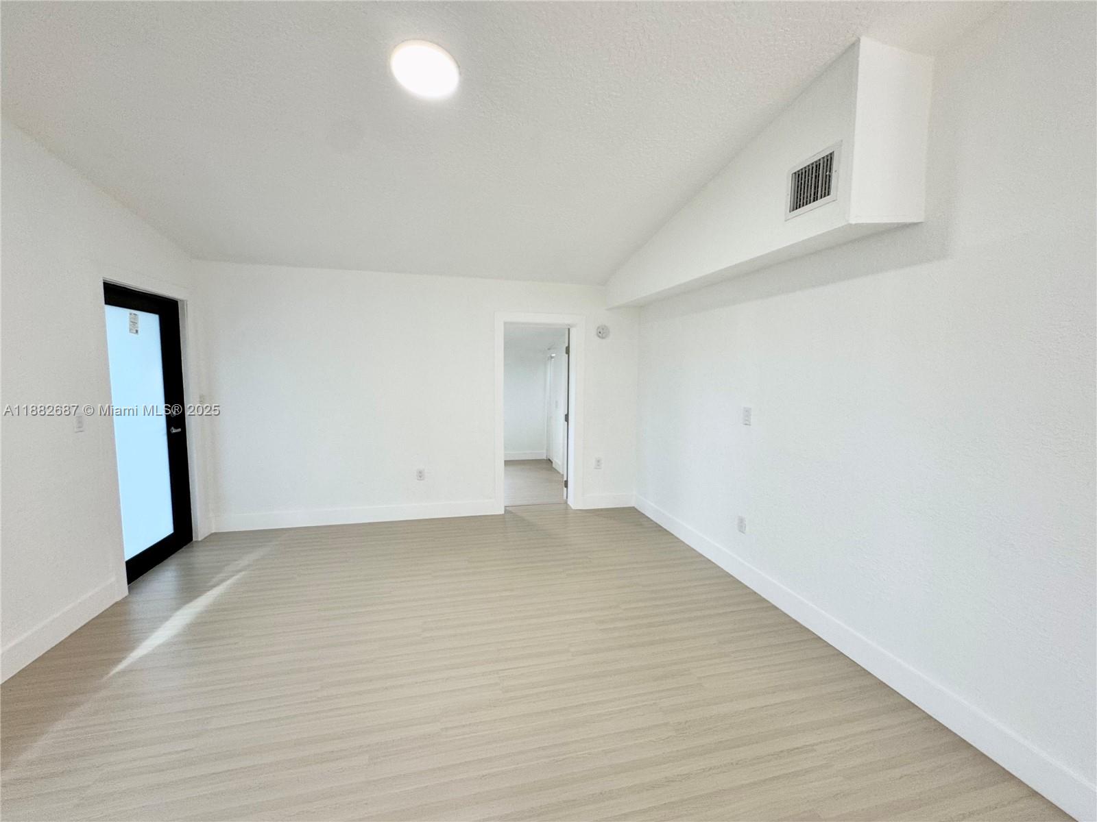 PINE TREE PARK - Residential