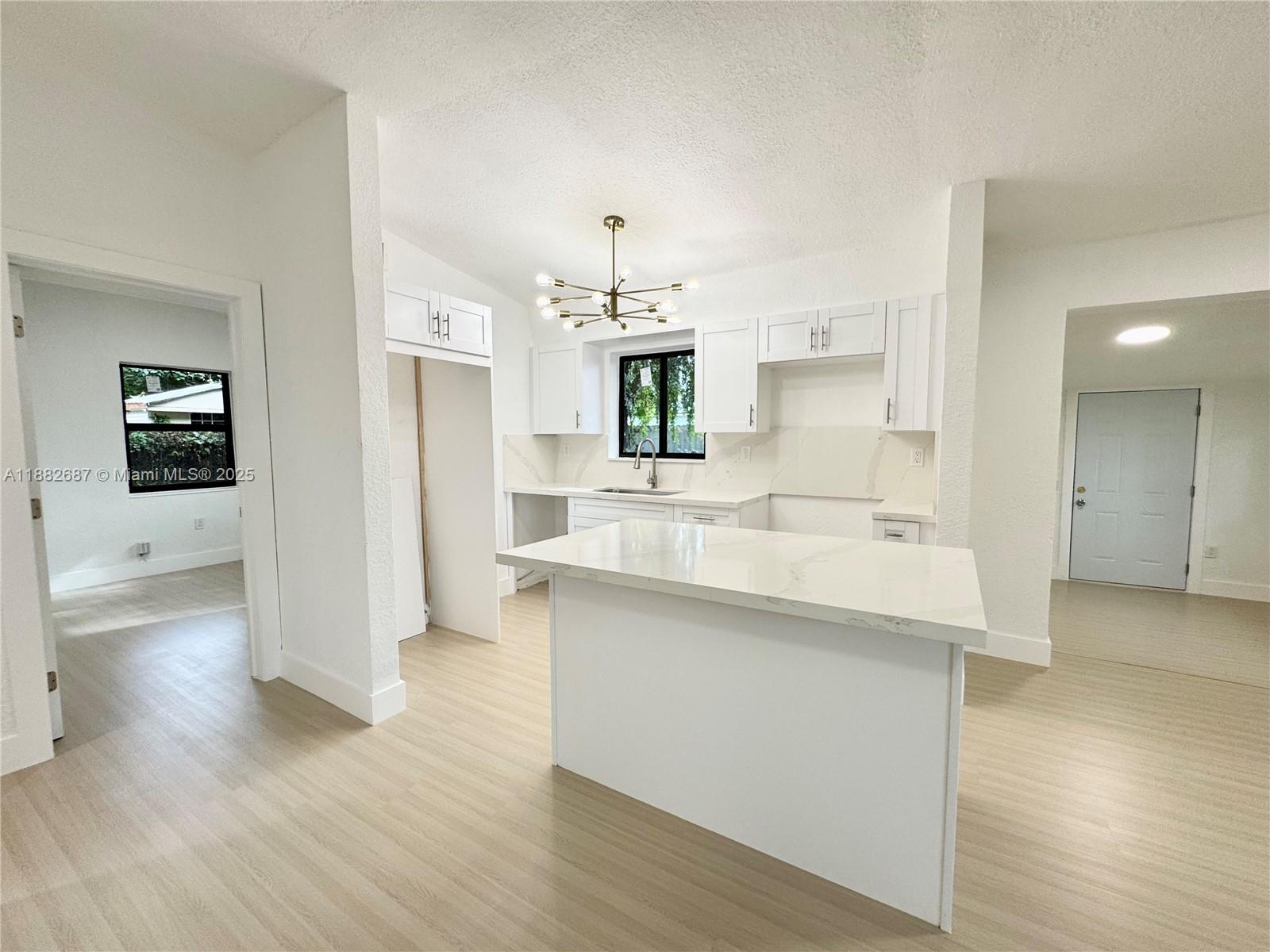 PINE TREE PARK - Residential