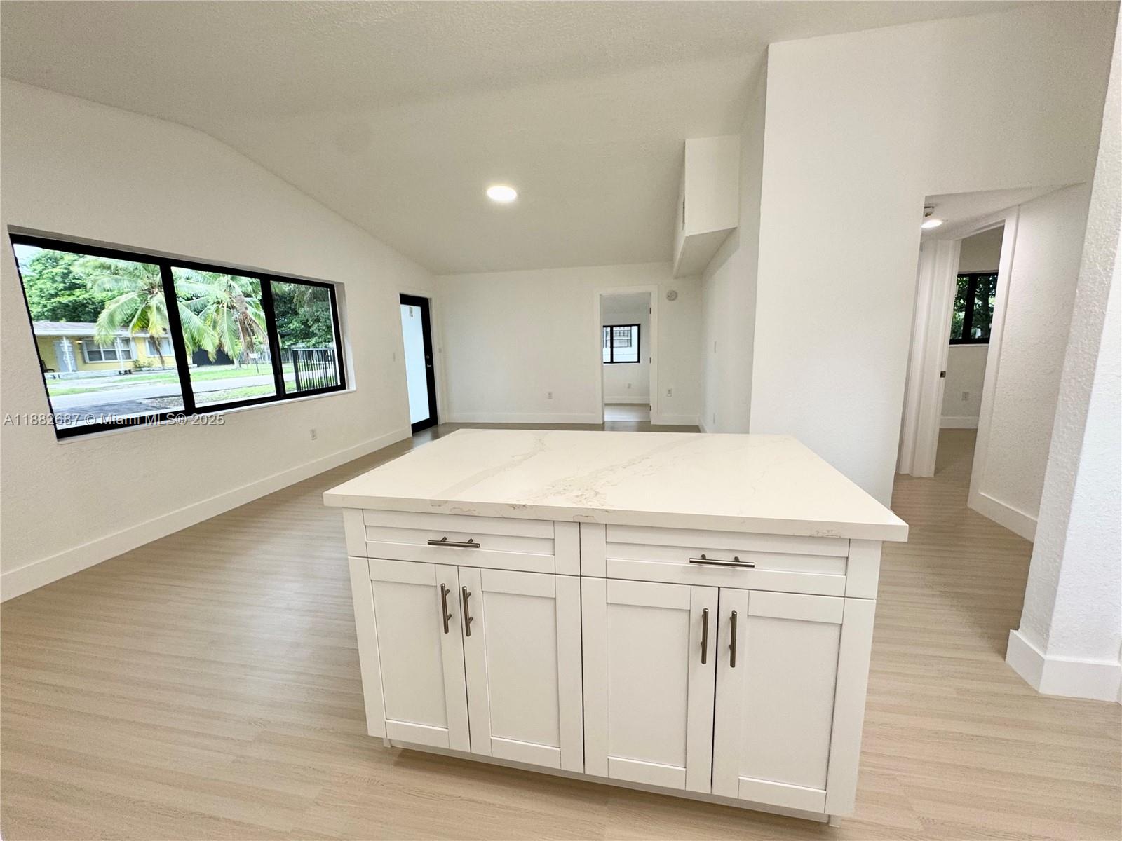 PINE TREE PARK - Residential