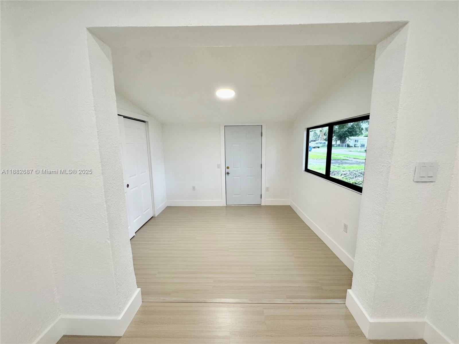 PINE TREE PARK - Residential