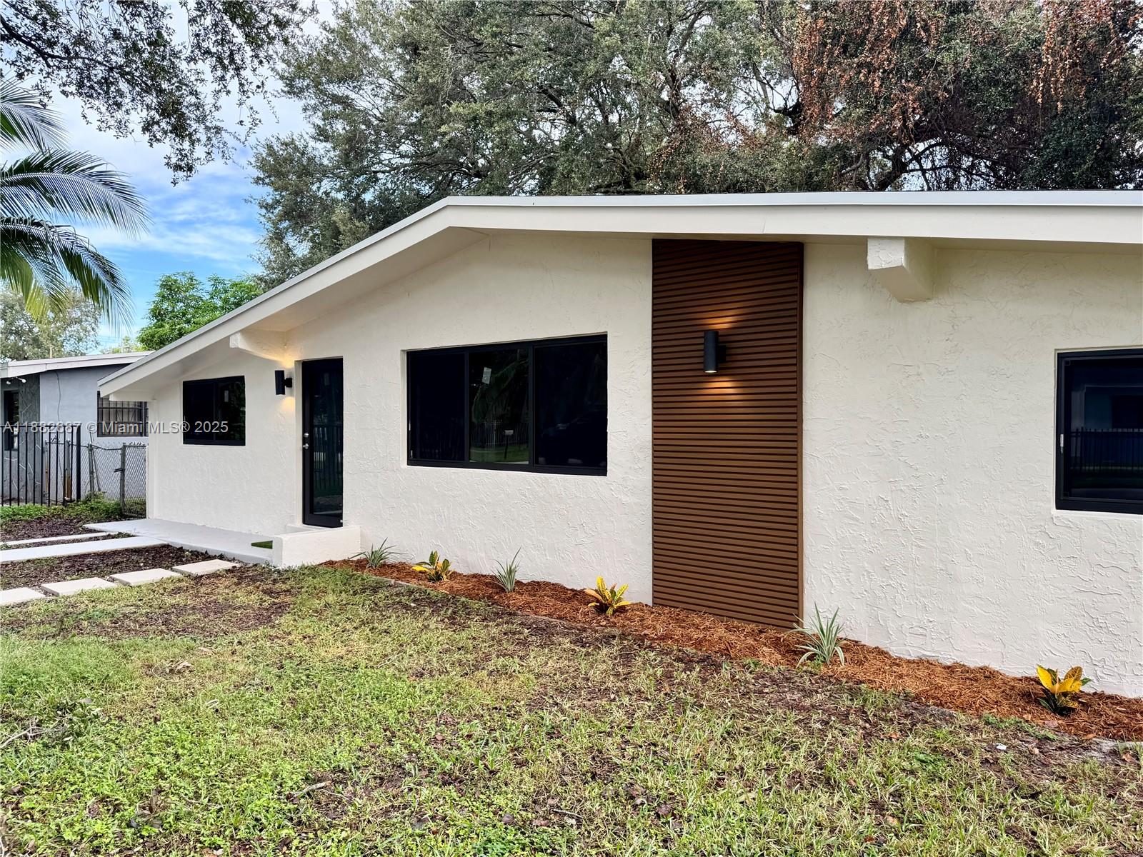 PINE TREE PARK - Residential