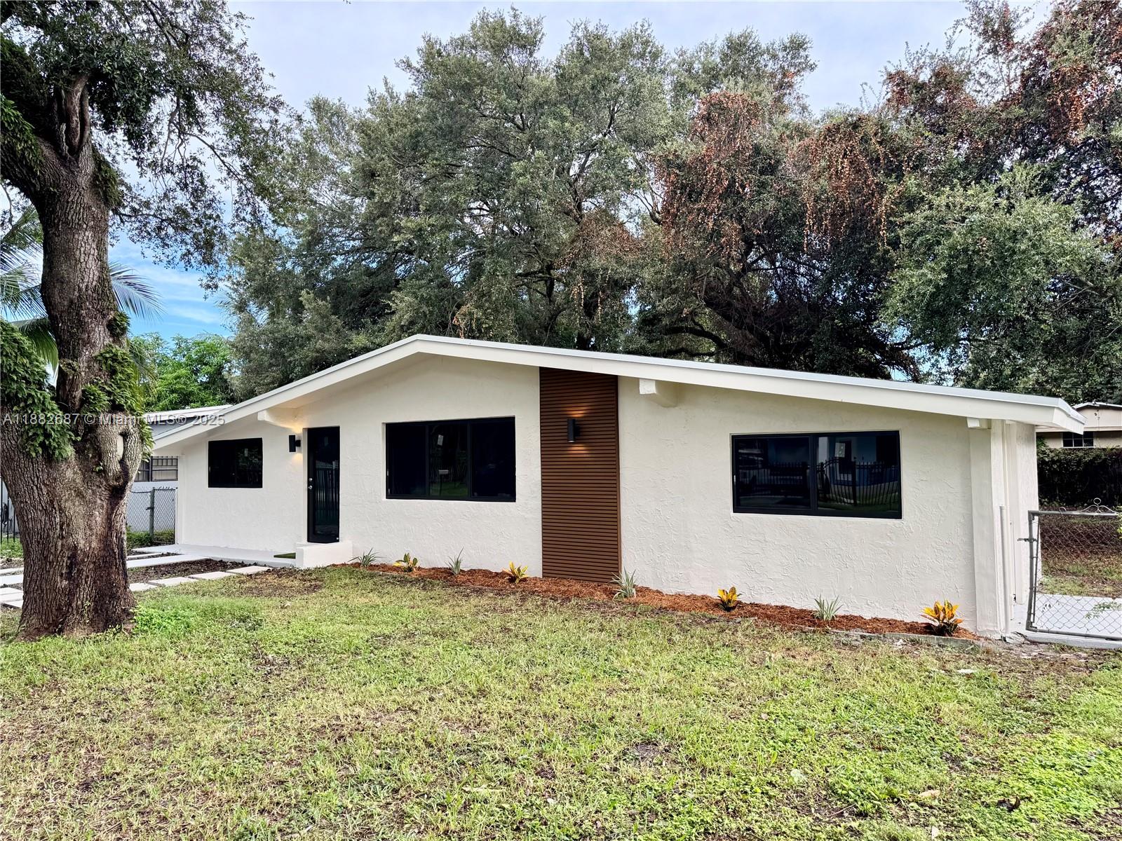 PINE TREE PARK - Residential