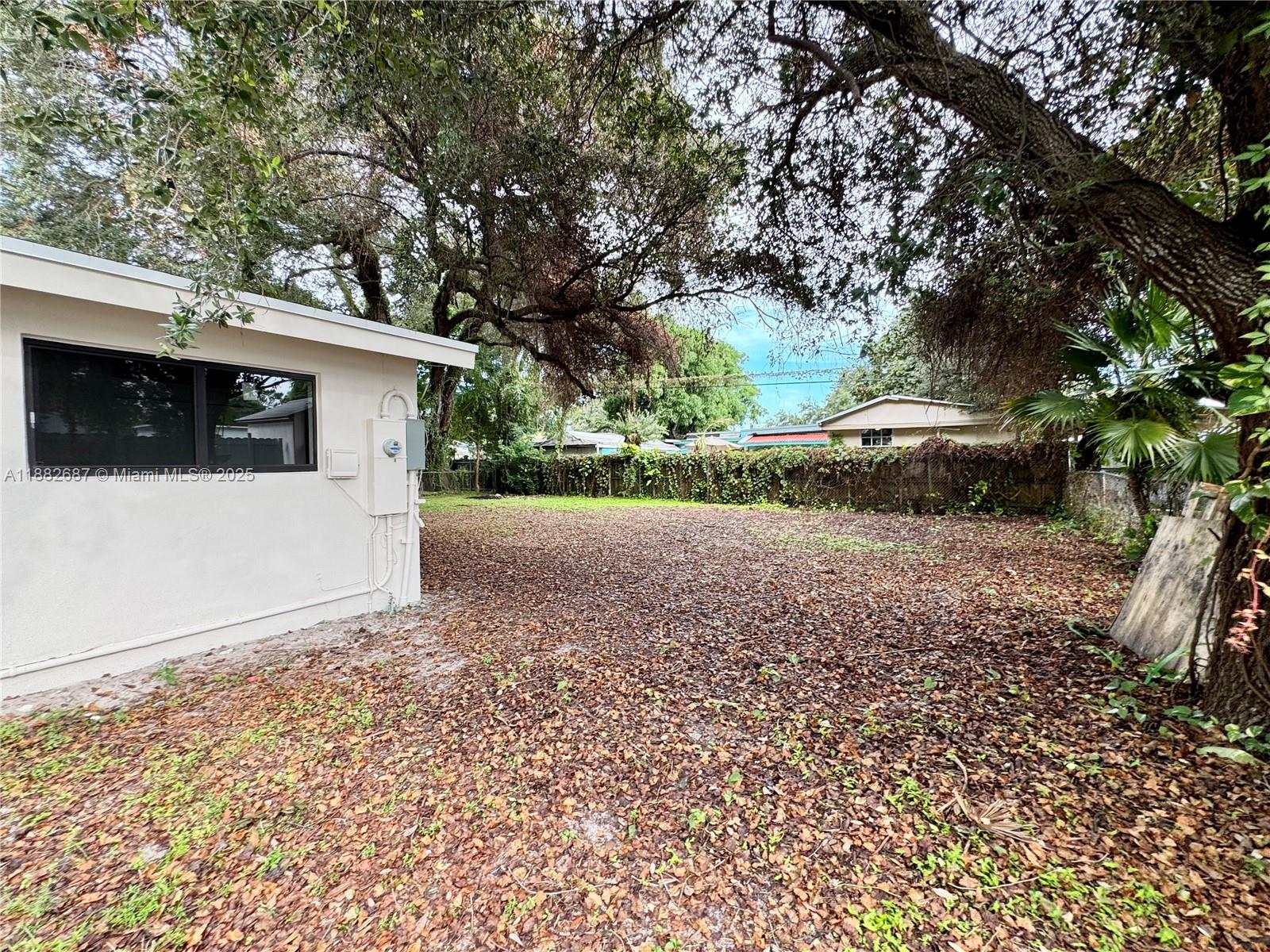 PINE TREE PARK - Residential