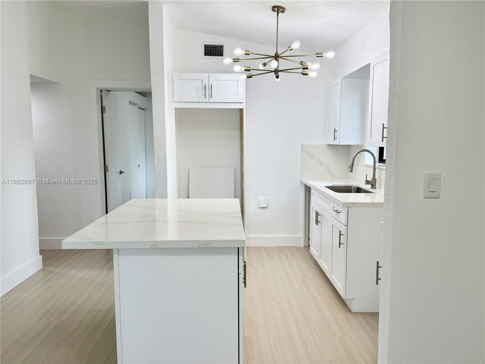 PINE TREE PARK - Residential