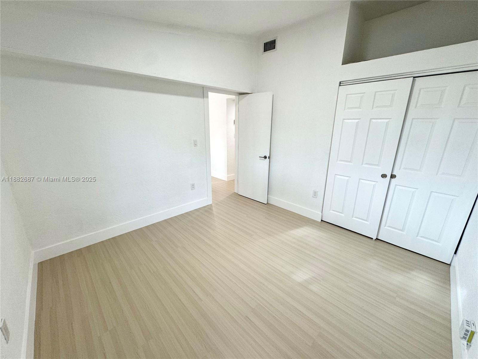 PINE TREE PARK - Residential