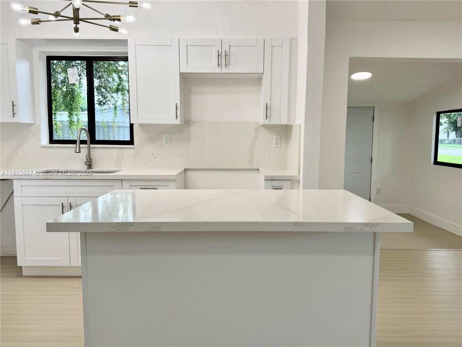 PINE TREE PARK - Residential