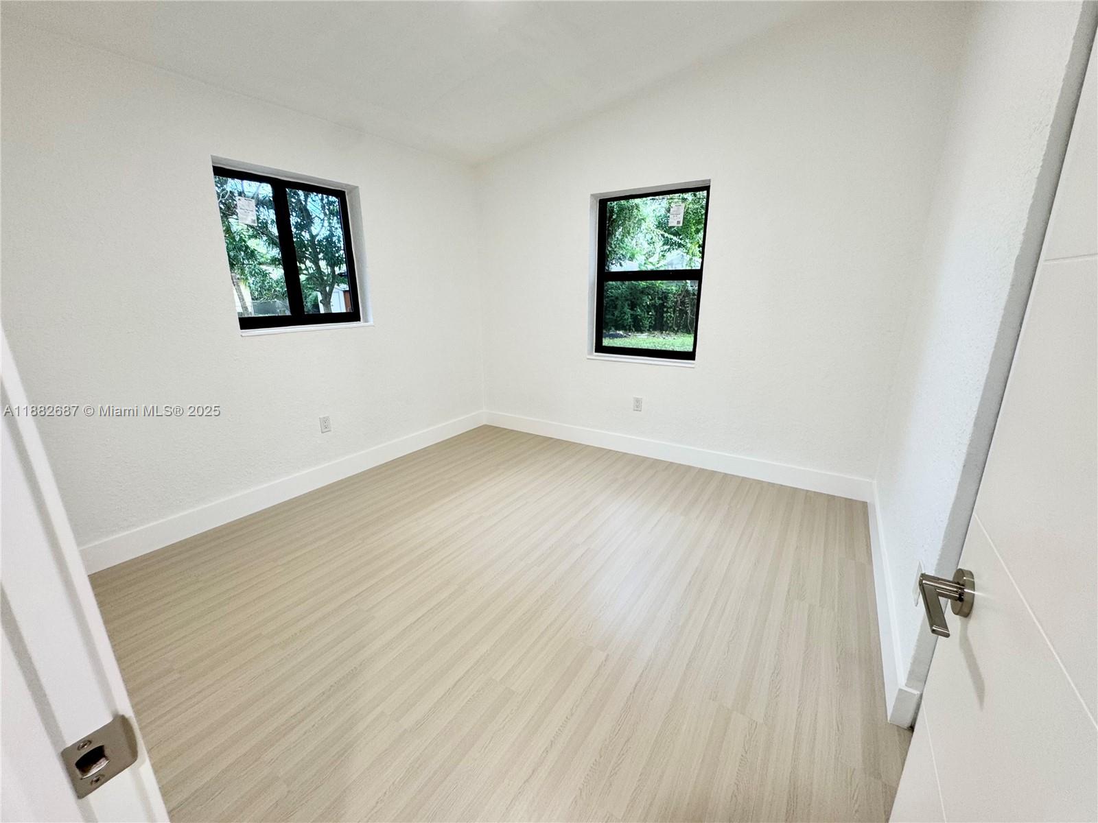 PINE TREE PARK - Residential
