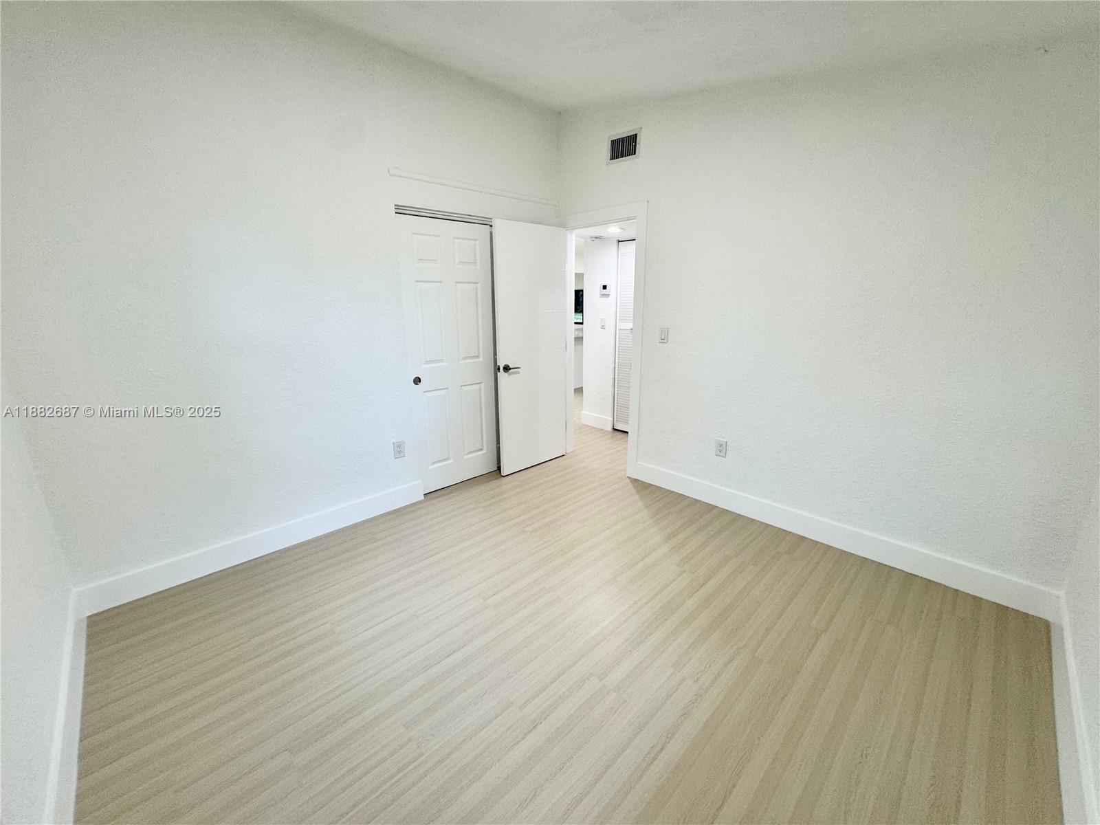 PINE TREE PARK - Residential